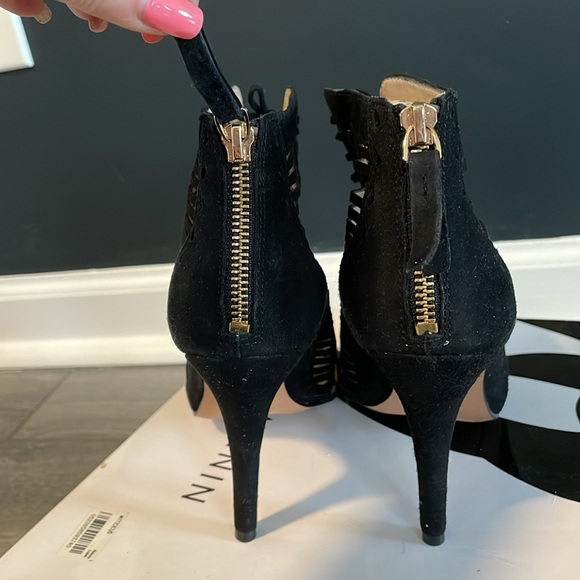 Nine West 3”suede lace up heels. Zipper back - Picture 5 of 11